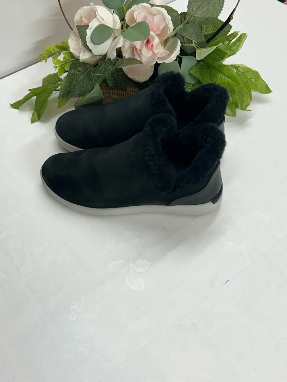 Black Fleece-Lined Slip-On Women’s Shoes
